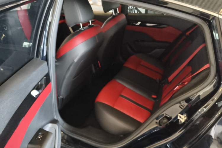 Used Dongfeng Aeolus Yixuan 2022 230T Automatic Adaptive-Beam Knight Edition Left Rear Seat