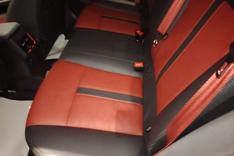 Used Dongfeng Aeolus Yixuan 2022 230T Automatic Adaptive-Beam Knight Edition Left Rear Seat