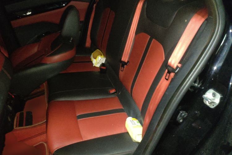 Used Dongfeng Aeolus Yixuan 2022 230T Automatic Adaptive-Beam Knight Edition Left Rear Seat