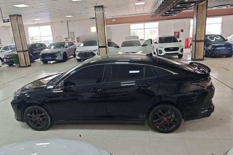 Used Dongfeng Aeolus Yixuan 2022 230T Automatic Adaptive-Beam Knight Edition Left Side
