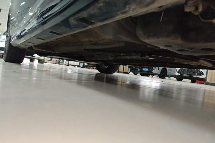 Used Dongfeng Aeolus Yixuan 2022 230T Automatic Adaptive-Beam Knight Edition Left Side Sill