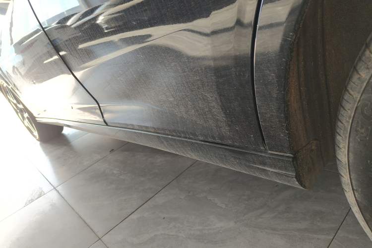 Used Dongfeng Aeolus Yixuan 2022 230T Automatic Adaptive-Beam Knight Edition Left Side Sill