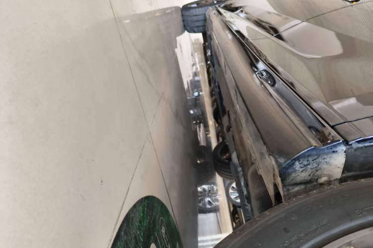 Used Dongfeng Aeolus Yixuan 2022 230T Automatic Adaptive-Beam Knight Edition Left Side Sill