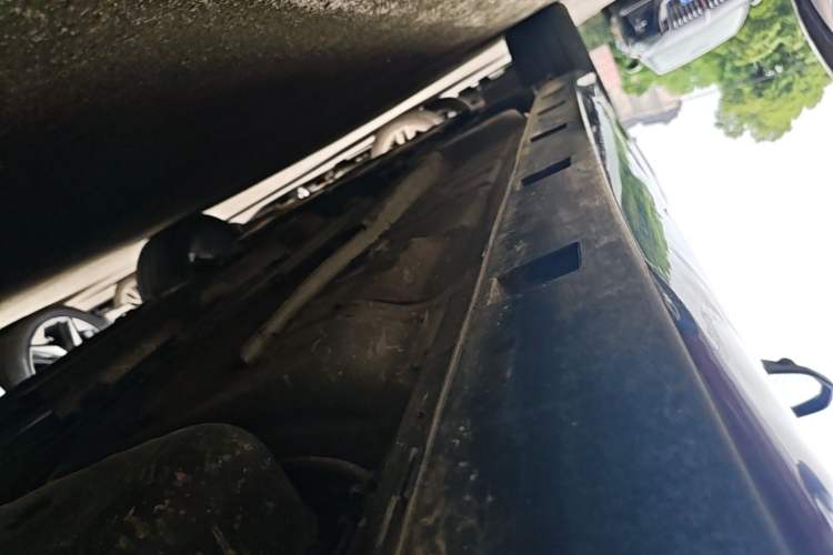 Used Dongfeng Aeolus Yixuan 2022 230T Automatic Adaptive-Beam Knight Edition Left Side Sill