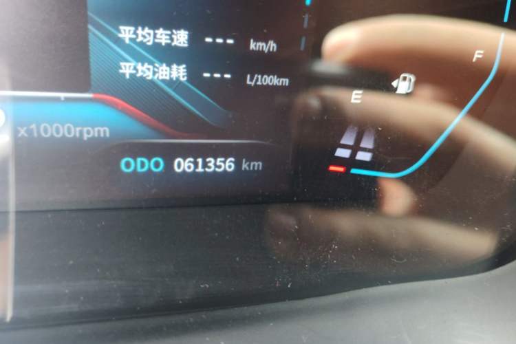 Used Dongfeng Aeolus Yixuan 2022 230T Automatic Adaptive-Beam Knight Edition Odometer Close Up