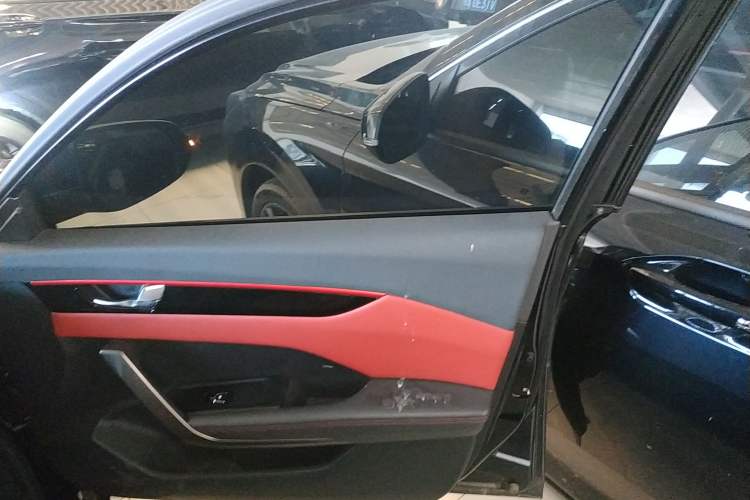 Used Dongfeng Aeolus Yixuan 2022 230T Automatic Tiger Roar Edition Right Front Door Interior