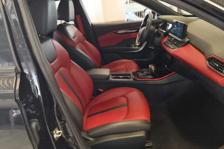 Used Dongfeng Aeolus Yixuan 2022 230T Automatic Adaptive-Beam Knight Edition Right Front Seat