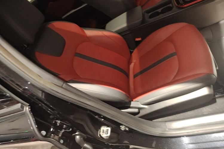 Used Dongfeng Aeolus Yixuan 2022 230T Automatic Adaptive-Beam Knight Edition Right Front Seat