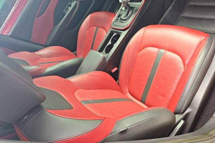 Used Dongfeng Aeolus Yixuan 2022 230T Automatic Adaptive-Beam Knight Edition Right Front Seat