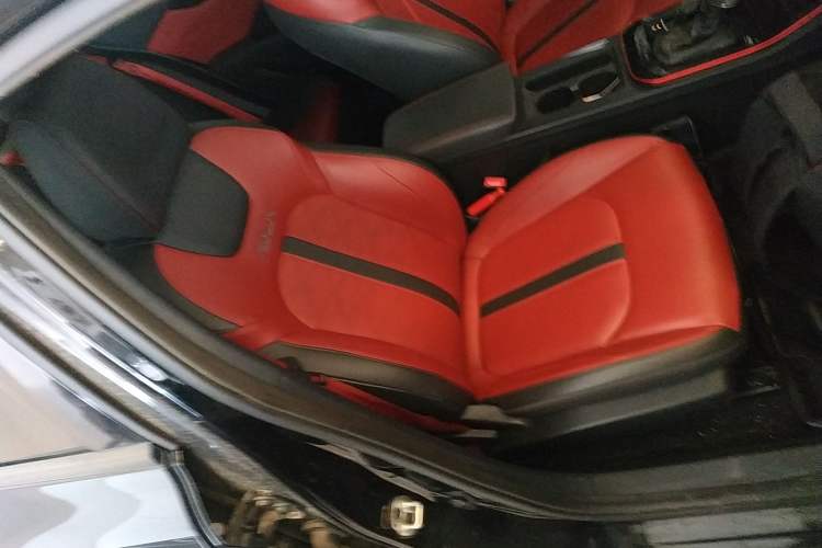 Used Dongfeng Aeolus Yixuan 2022 230T Automatic Tiger Roar Edition Right Front Seat