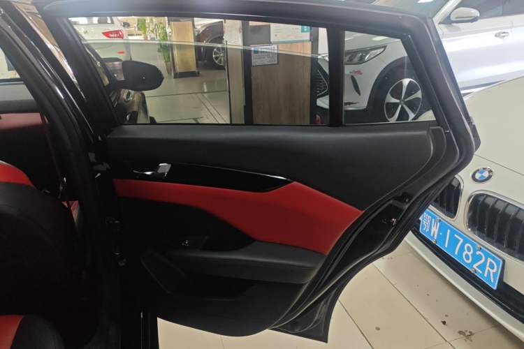Used Dongfeng Aeolus Yixuan 2022 230T Automatic Adaptive-Beam Knight Edition Right Rear Door Interior