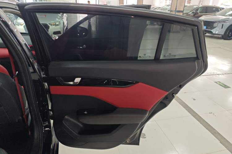 Used Dongfeng Aeolus Yixuan 2022 230T Automatic Adaptive-Beam Knight Edition Right Rear Door Interior