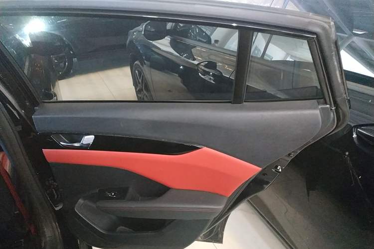 Used Dongfeng Aeolus Yixuan 2022 230T Automatic Tiger Roar Edition Right Rear Door Interior