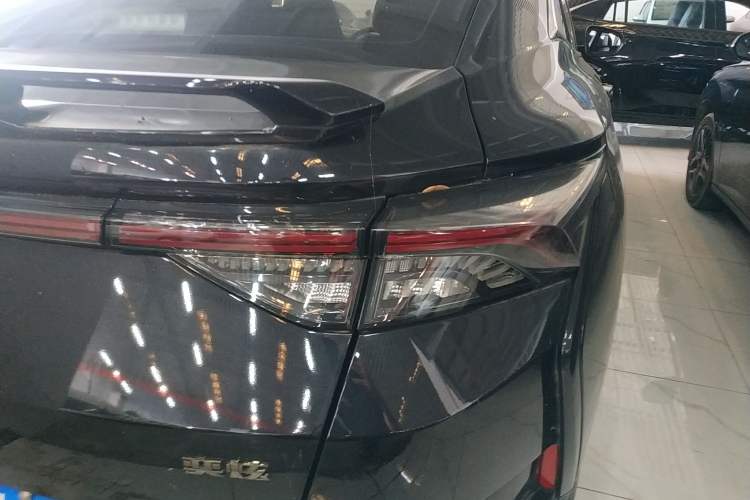Used Dongfeng Aeolus Yixuan 2022 230T Automatic Tiger Roar Edition Right Rear Taillight