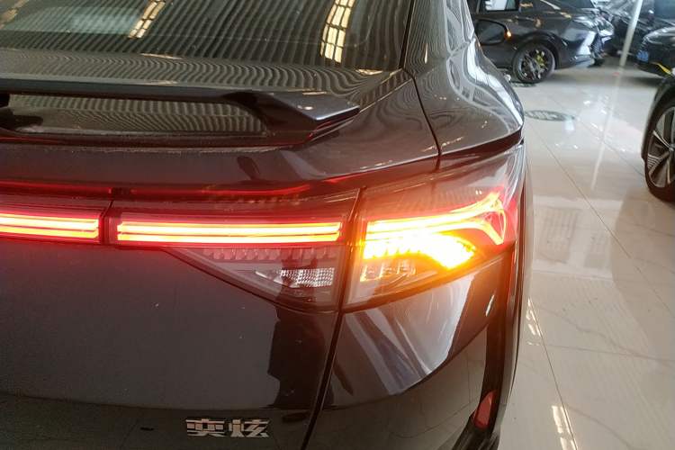 Used Dongfeng Aeolus Yixuan 2022 230T Automatic Tiger Roar Edition Right Rear Taillight