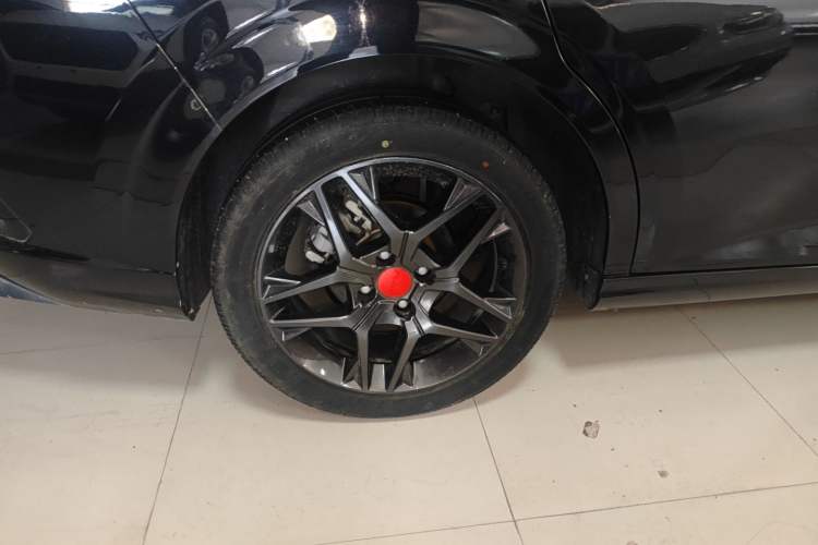 Used Dongfeng Aeolus Yixuan 2022 230T Automatic Adaptive-Beam Knight Edition Right Rear Wheel Hub