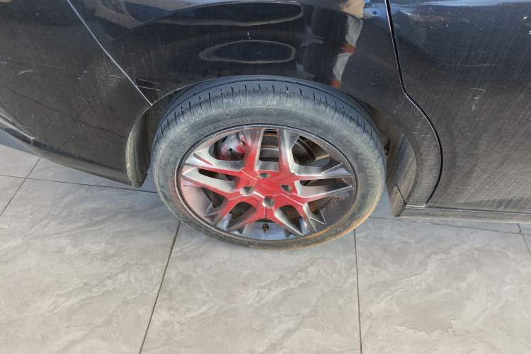 Used Dongfeng Aeolus Yixuan 2022 230T Automatic Adaptive-Beam Knight Edition Right Rear Wheel Hub