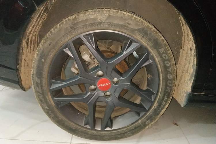Used Dongfeng Aeolus Yixuan 2022 230T Automatic Tiger Roar Edition Right Rear Wheel Hub