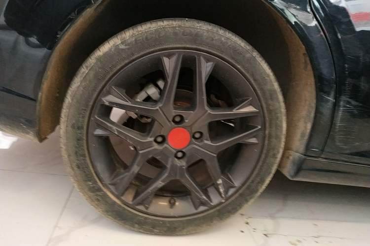 Used Dongfeng Aeolus Yixuan 2022 230T Automatic Tiger Roar Edition Right Rear Wheel Hub