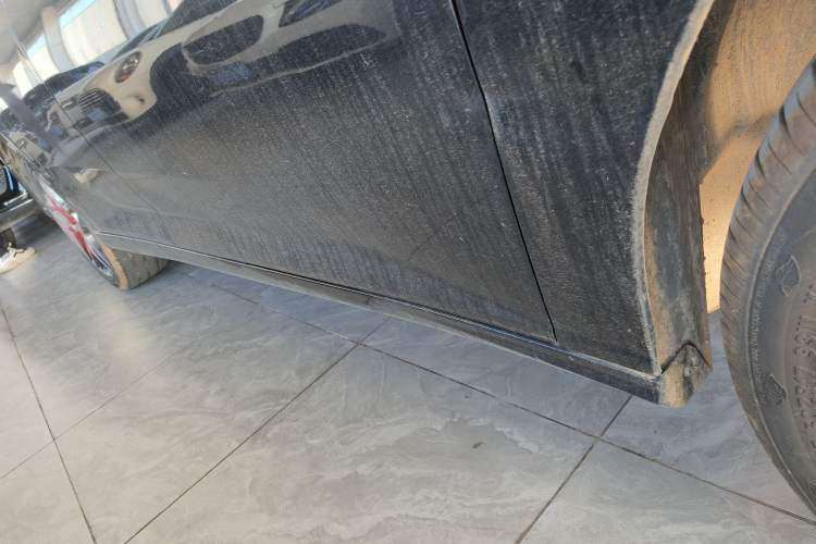 Used Dongfeng Aeolus Yixuan 2022 230T Automatic Adaptive-Beam Knight Edition Right Side Sill