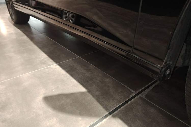 Used Dongfeng Aeolus Yixuan 2022 230T Automatic Adaptive-Beam Knight Edition Right Side Sill
