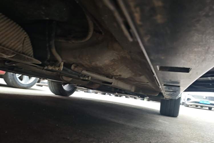 Used Dongfeng Aeolus Yixuan 2022 230T Automatic Adaptive-Beam Knight Edition Right Side Sill
