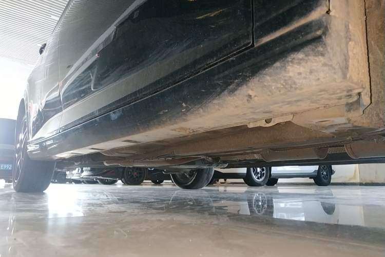 Used Dongfeng Aeolus Yixuan 2022 230T Automatic Tiger Roar Edition Right Side Sill