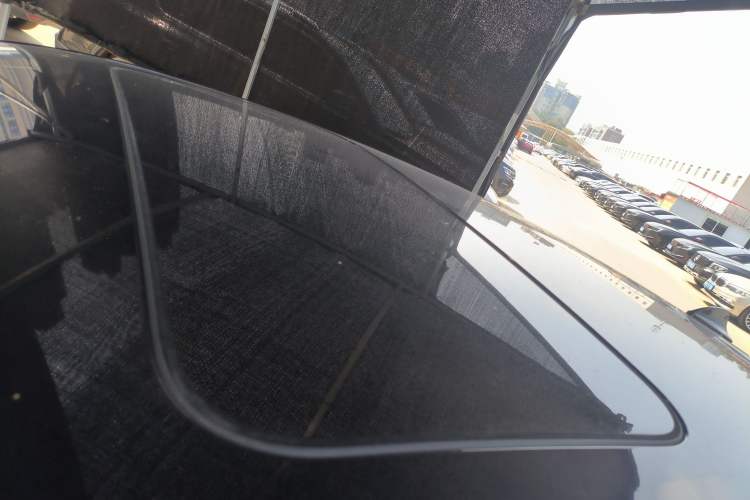 Used Dongfeng Aeolus Yixuan 2022 230T Automatic Adaptive-Beam Knight Edition Roof