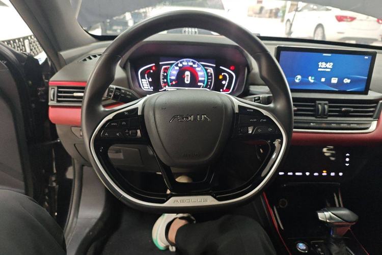 Used Dongfeng Aeolus Yixuan 2022 230T Automatic Adaptive-Beam Knight Edition Steering Wheel