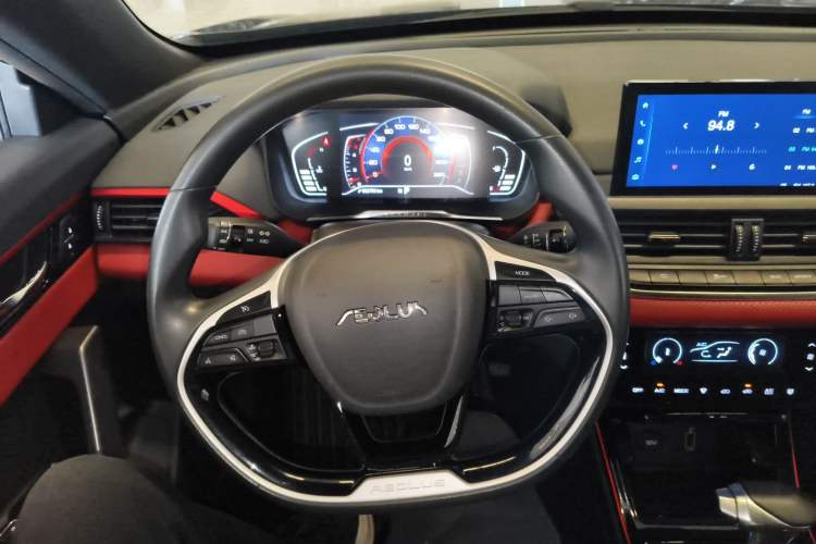 Used Dongfeng Aeolus Yixuan 2022 230T Automatic Adaptive-Beam Knight Edition Steering Wheel