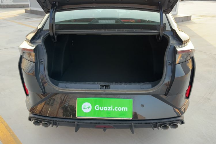 Used Dongfeng Aeolus Yixuan 2022 230T Automatic Adaptive-Beam Knight Edition Trunk