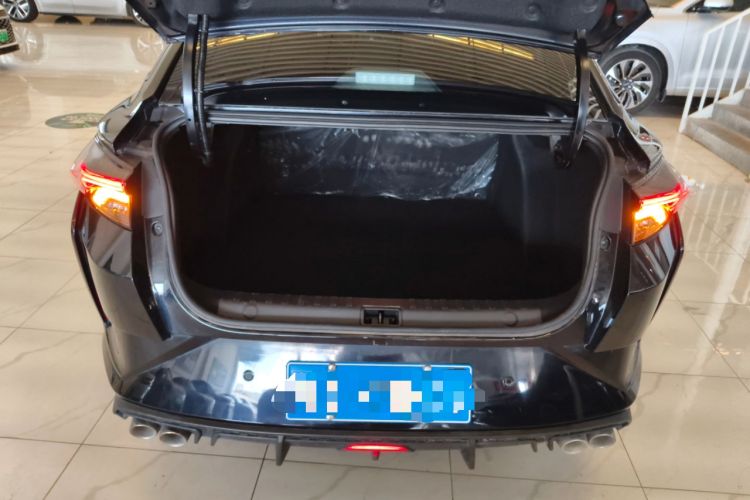 Used Dongfeng Aeolus Yixuan 2022 230T Automatic Adaptive-Beam Knight Edition Trunk