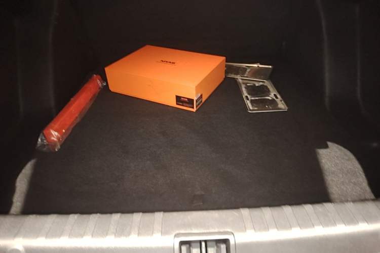Used Dongfeng Aeolus Yixuan 2022 230T Automatic Adaptive-Beam Knight Edition Trunk
