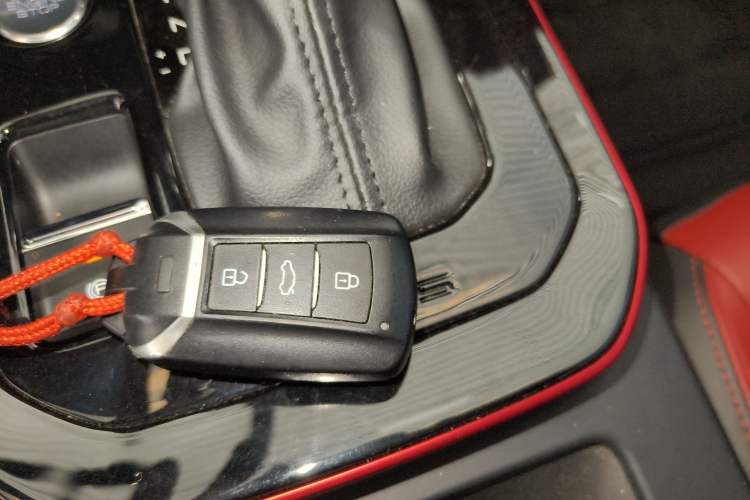 Used Dongfeng Aeolus Yixuan 2022 230T Automatic Adaptive-Beam Knight Edition Vehicle Key