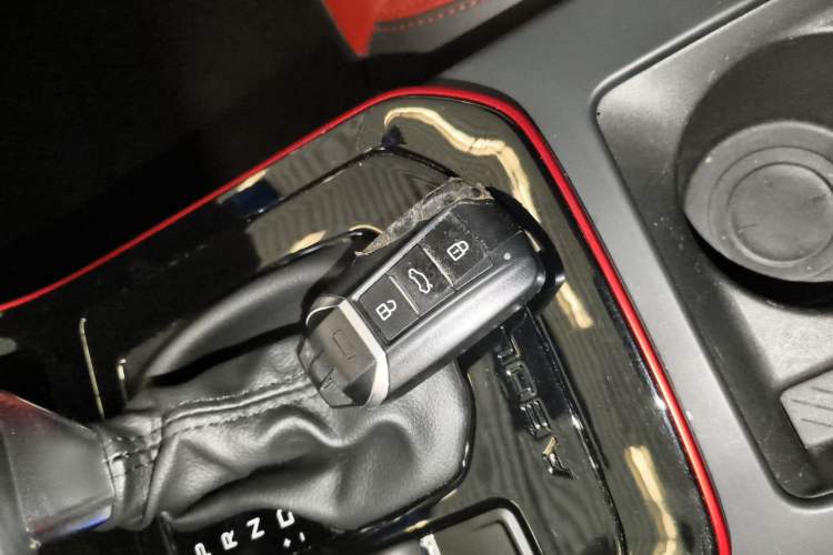 Used Dongfeng Aeolus Yixuan 2022 230T Automatic Adaptive-Beam Knight Edition Vehicle Key