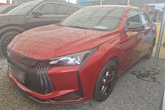 Ojetý Dongfeng Aeolus Yixuan 2022 230T Automatic Adaptive-Beam Knight Edition