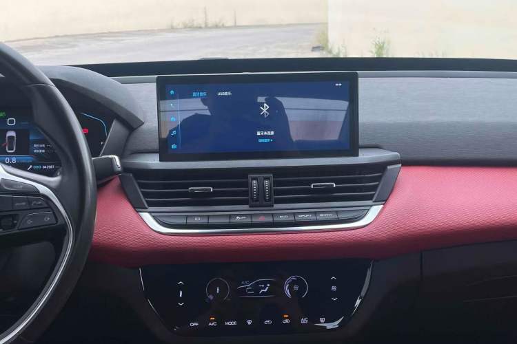 Used Dongfeng Aeolus Yixuan 2022 230T Automatic Adaptive-Beam Knight Edition Audio And AC Panel
