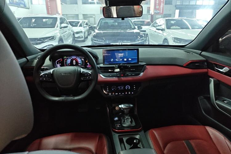 Used Dongfeng Aeolus Yixuan 2022 230T Automatic Adaptive-Beam Knight Edition Center Console