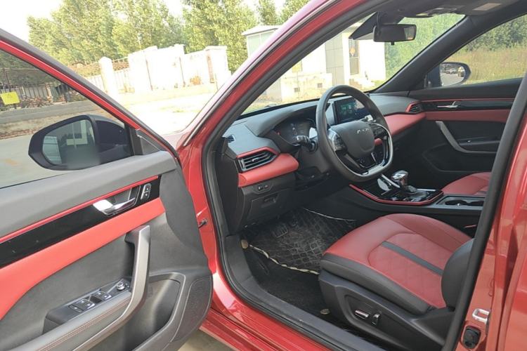 Used Dongfeng Aeolus Yixuan 2022 230T Automatic Adaptive-Beam Knight Edition Driver Seat