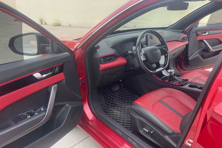 Used Dongfeng Aeolus Yixuan 2022 230T Automatic Adaptive-Beam Knight Edition Driver Seat