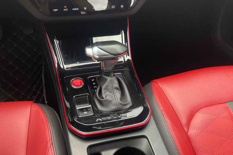 Used Dongfeng Aeolus Yixuan 2022 230T Automatic Adaptive-Beam Knight Edition Gear Lever