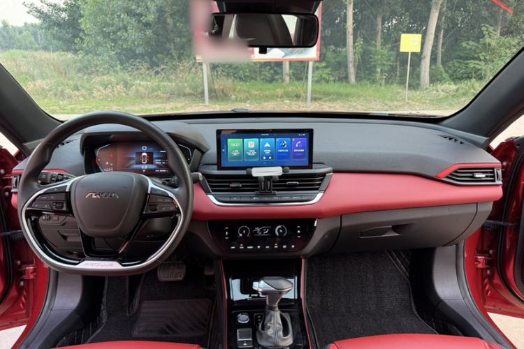 Used Dongfeng Aeolus Yixuan 2022 230T Automatic Adaptive-Beam Knight Edition Interior 1