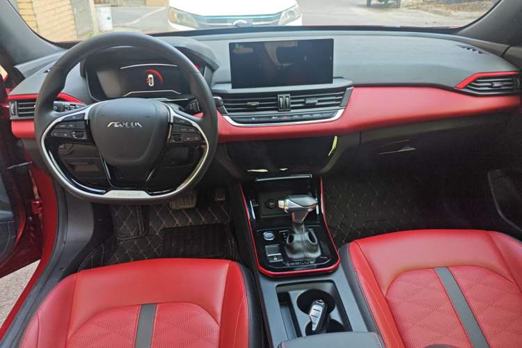 Used Dongfeng Aeolus Yixuan 2022 230T Automatic Adaptive-Beam Knight Edition Interior 2