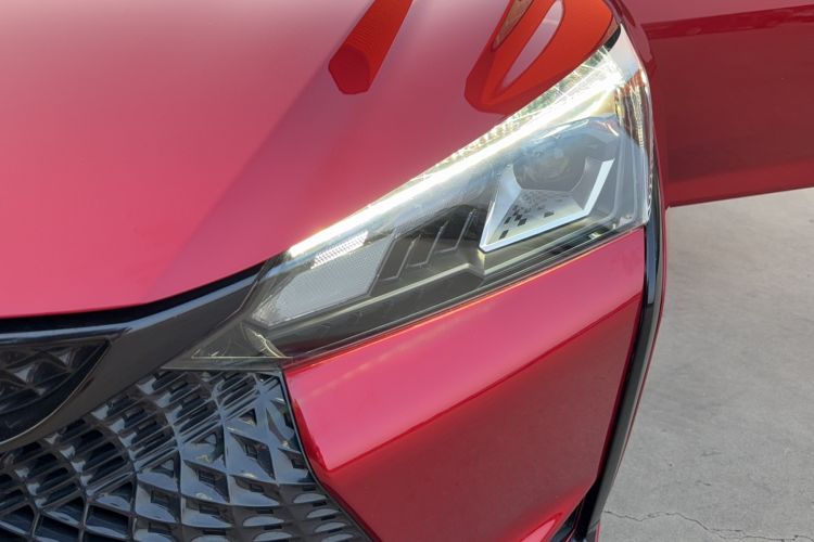 Used Dongfeng Aeolus Yixuan 2022 230T Automatic Adaptive-Beam Knight Edition Left Front Headlight