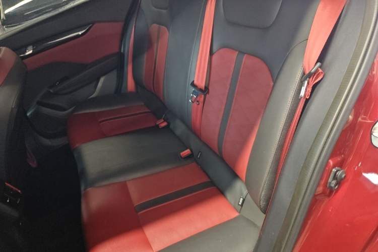 Used Dongfeng Aeolus Yixuan 2022 230T Automatic Adaptive-Beam Knight Edition Left Rear Seat