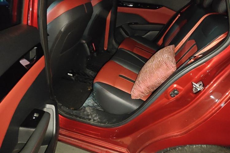 Used Dongfeng Aeolus Yixuan 2022 230T Automatic Adaptive-Beam Knight Edition Left Rear Seat