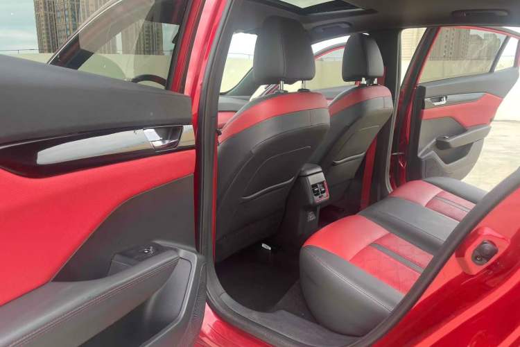 Used Dongfeng Aeolus Yixuan 2022 230T Automatic Adaptive-Beam Knight Edition Left Rear Seat