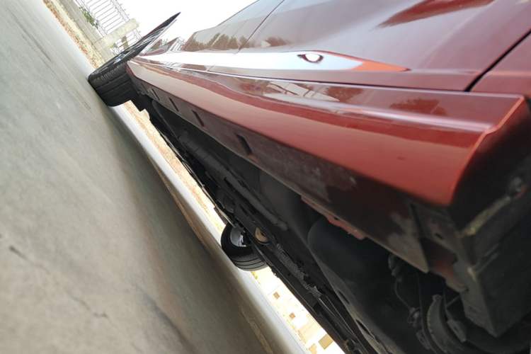 Used Dongfeng Aeolus Yixuan 2022 230T Automatic Adaptive-Beam Knight Edition Left Side Sill