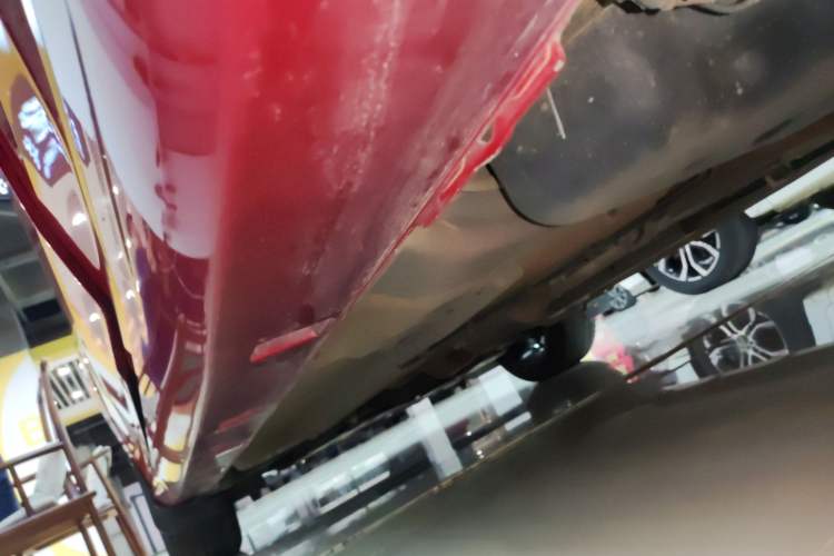 Used Dongfeng Aeolus Yixuan 2022 230T Automatic Adaptive-Beam Knight Edition Left Side Sill