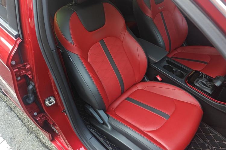 Used Dongfeng Aeolus Yixuan 2022 230T Automatic Adaptive-Beam Knight Edition Right Front Seat